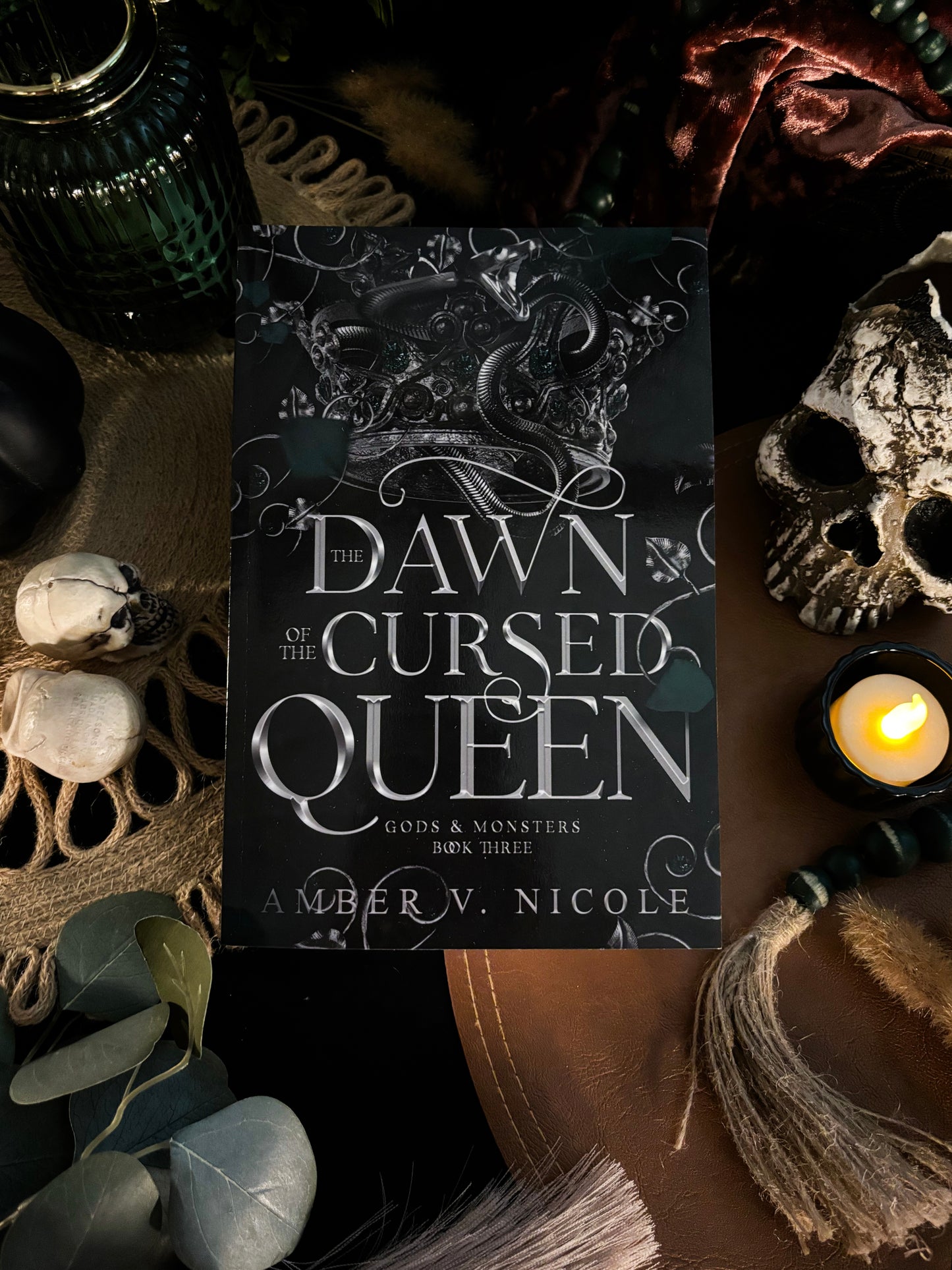 Nicole- The Dawn of the Cursed Queen